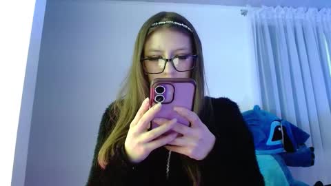 Maddy UwU online show from September 27, 2025, 12:54 pm