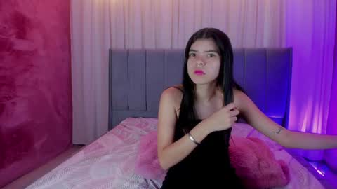 Snapshot of maddy_bennet chatting on December 13, 2024, 11:39 pm Maddy Please help me with your thumbs up its important online show from December 13, 2024, 11:39 pm