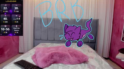 Snapshot of maddy_bennet chatting on December 14, 2024, 11:45 pm Maddy Please help me with your thumbs up its important online show from December 14, 2024, 11:45 pm