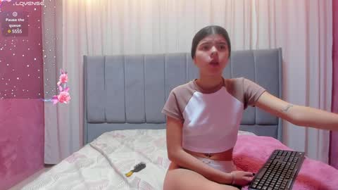 Snapshot of maddy_bennet chatting on December 29, 2024, 8:26 pm Maddy Please help me with your thumbs up its important online show from December 29, 2024, 8:26 pm