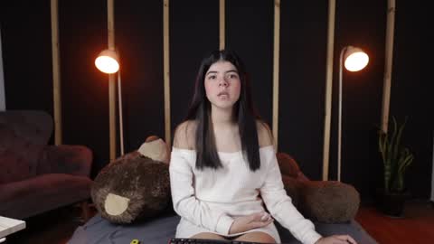 Snapshot of maddy_bennet chatting on January 28, 2025, 7:32 am Maddy Please help me with your thumbs up its important online show from January 28, 2025, 7:32 am