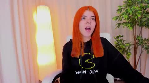 Snapshot of maddy_bennet chatting on February 18, 2025, 3:53 am Maddy Please help me with your thumbs up its important online show from February 18, 2025, 3:53 am