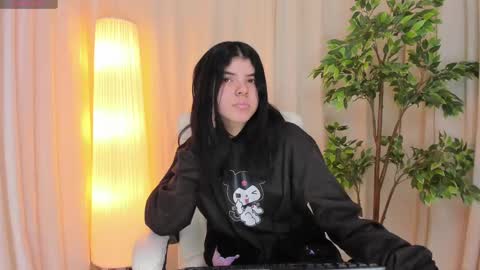 Snapshot of maddy_bennet chatting on March 6, 2025, 7:14 am Maddy Please help me with your thumbs up its important online show from March 6, 2025, 7:14 am