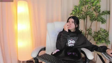 Snapshot of maddy_bennet chatting on March 6, 2025, 10:20 am Maddy Please help me with your thumbs up its important online show from March 6, 2025, 10:20 am