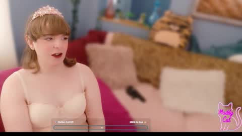 Snapshot of maddy_cat chatting on December 1, 2025, 5:40 pm Maddy Cat online show from December 1, 2025, 5:40 pm