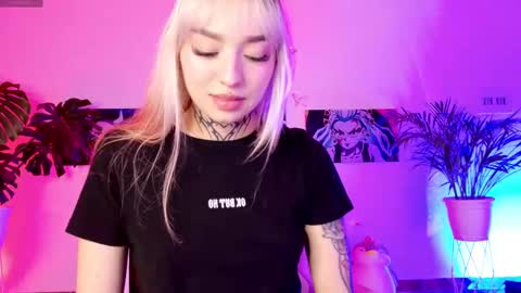 maddy_uwu online show from March 4, 2025, 7:19 am