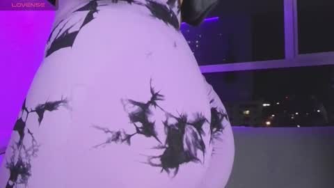   Please followme and rate me your thumbs up online show from November 9, 2025, 1:37 am