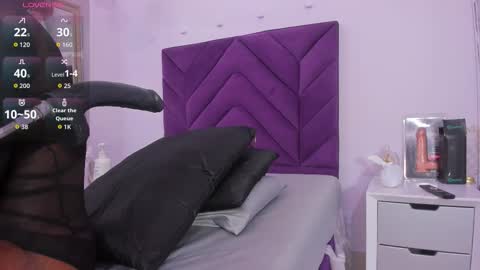 maddyjohnsonn online show from December 2, 2025, 3:45 am