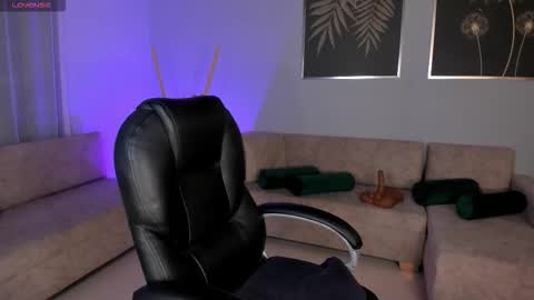 Snapshot of maddyowens_ chatting on October 16, 2025, 10:49 am Maddy Owens online show from October 16, 2025, 10:49 am