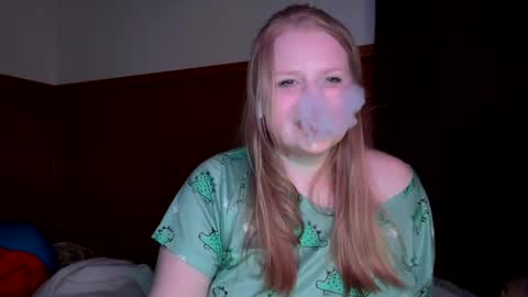 Madi Moon online show from February 28, 2025, 5:26 am