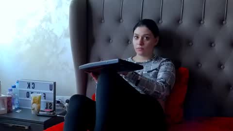 madelynvelure online show from December 15, 2025, 10:08 am