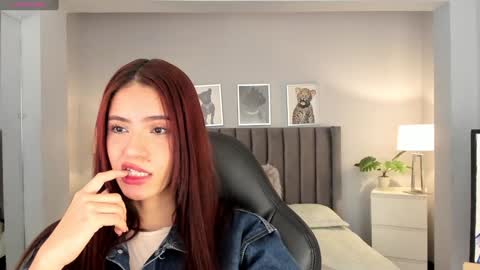 Madie  online show from December 22, 2024, 11:54 am