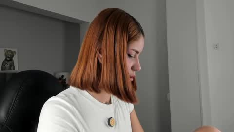 Madie  online show from April 4, 2026, 11:40 am