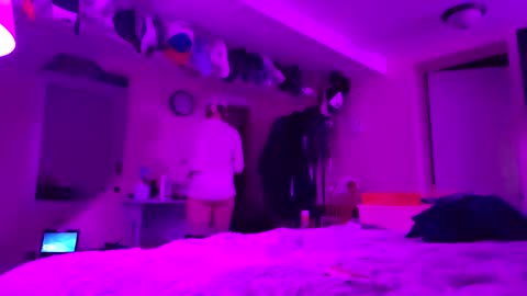 Madie Ray online show from September 18, 2025, 6:26 am