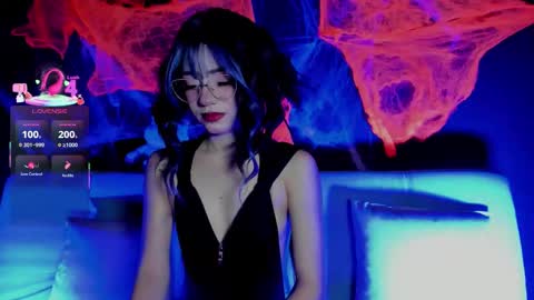 Madison Watson online show from October 27, 2025, 10:52 am