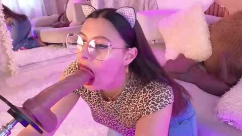    online show from November 25, 2025, 7:14 pm