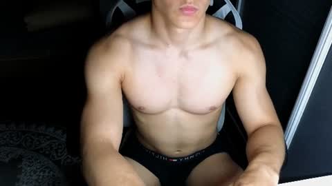 madisonboy2 online show from June 25, 2026, 9:52 pm