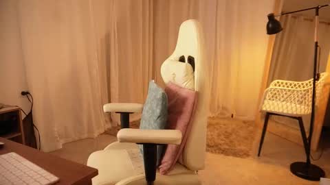 madisonlara online show from March 1, 2026, 5:04 pm