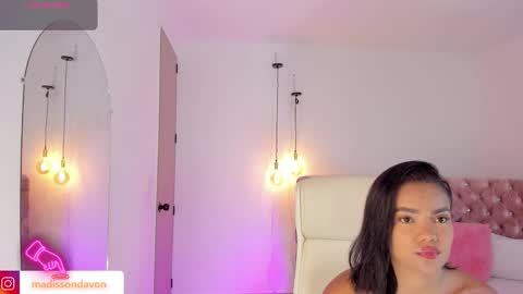 Snapshot of madisson_davon chatting on October 1, 2025, 12:00 pm Madisson Davon online show from October 1, 2025, 12:00 pm