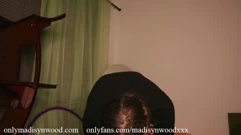 Snapshot of madisynwood chatting on March 1, 2025, 2:26 am Madisyn Wood online show from March 1, 2025, 2:26 am
