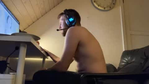 madsfb9 online show from November 14, 2025, 3:22 pm