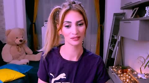 Snapshot of madyeroberts chatting on January 17, 2025, 2:08 am Madye Roberts online show from January 17, 2025, 2:08 am