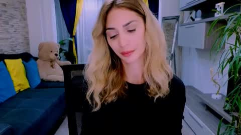 Snapshot of madyeroberts chatting on October 13, 2025, 10:32 pm Madye Roberts online show from October 13, 2025, 10:32 pm