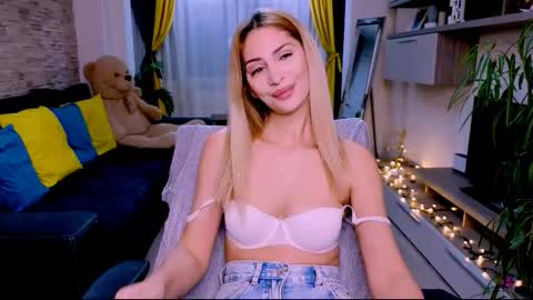 Madye Roberts online show from December 13, 2025, 10:37 pm