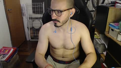 Snapshot of madziula chatting on December 2, 2024, 4:09 am Peter online show from December 2, 2024, 4:09 am