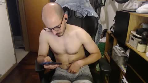 Snapshot of madziula chatting on November 26, 2025, 2:56 am Peter online show from November 26, 2025, 2:56 am