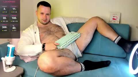 Snapshot of madzuru chatting on July 23, 2026, 9:57 pm Gregory online show from July 23, 2026, 9:57 pm