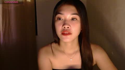Snapshot of mae_luna chatting on July 6, 2026, 12:07 am mae_luna online show from July 6, 2026, 12:07 am
