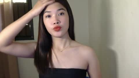 Snapshot of mae_luna chatting on July 16, 2026, 4:18 am mae_luna online show from July 16, 2026, 4:18 am