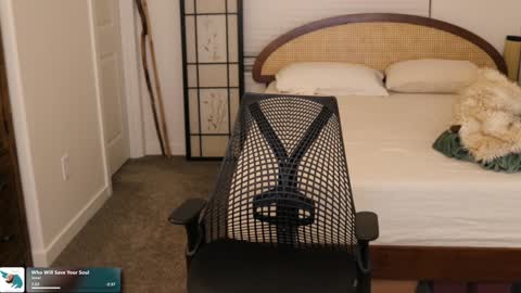 Mae online show from October 6, 2025, 3:37 am