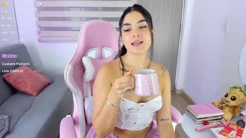 Eva online show from September 21, 2025, 5:25 pm