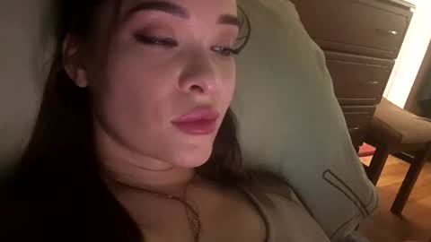 magggg658318 online show from September 22, 2025, 12:29 pm