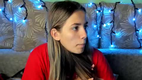 Maggie online show from October 31, 2025, 4:02 am