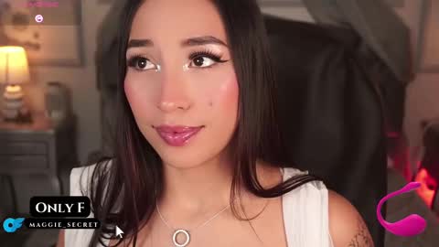   online show from September 18, 2025, 9:28 pm