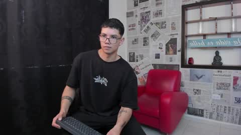 Snapshot of magic_boy01 chatting on January 8, 2025, 5:05 pm Damian Rivers online show from January 8, 2025, 5:05 pm