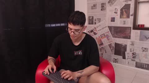 Snapshot of magic_boy01 chatting on January 31, 2025, 5:21 pm Damian Rivers online show from January 31, 2025, 5:21 pm