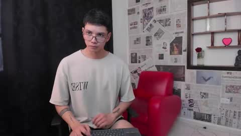 Snapshot of magic_boy01 chatting on February 20, 2025, 8:03 pm Damian Rivers online show from February 20, 2025, 8:03 pm