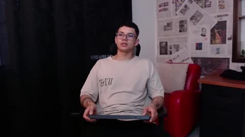 Snapshot of magic_boy01 chatting on February 28, 2025, 8:07 pm Damian Rivers online show from February 28, 2025, 8:07 pm