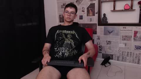 Snapshot of magic_boy01 chatting on March 10, 2025, 7:50 pm Damian Rivers online show from March 10, 2025, 7:50 pm