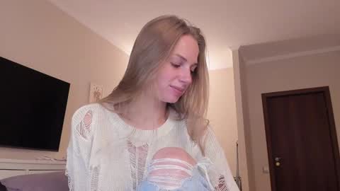 Alice  online show from December 3, 2024, 11:33 am