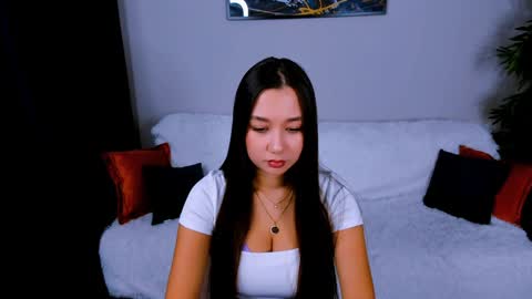 magic_phoenix online show from January 14, 2025, 1:06 pm