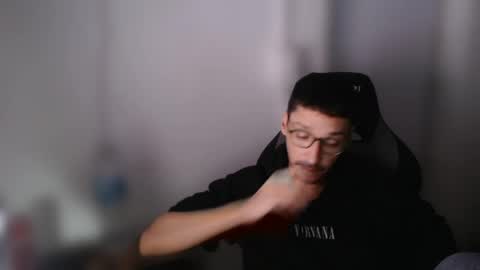 Snapshot of magicjawn chatting on November 6, 2025, 6:03 am magicjawn online show from November 6, 2025, 6:03 am