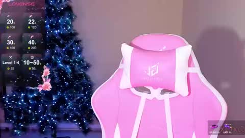 Snapshot of magicladyy chatting on December 30, 2024, 10:34 pm Angel online show from December 30, 2024, 10:34 pm