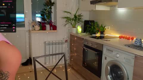 MagicLove online show from December 19, 2025, 3:13 am