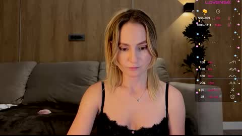 Snapshot of magicpeaach chatting on February 11, 2025, 5:07 pm magicpeaach online show from February 11, 2025, 5:07 pm