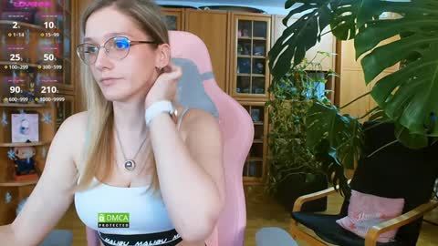 Snapshot of magicstylex chatting on January 15, 2025, 4:25 am Nicole online show from January 15, 2025, 4:25 am